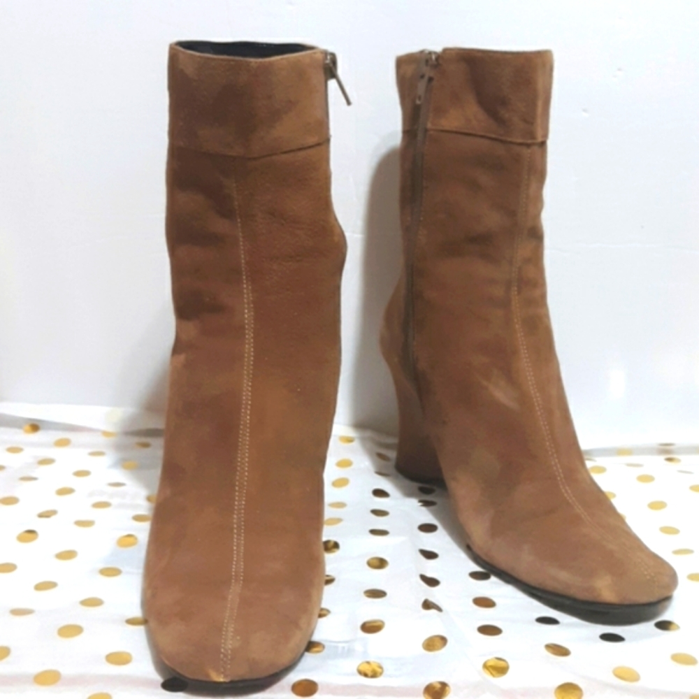 BANDOLINO DBBecca Suede Tan Wedge Ankle Boots 8M